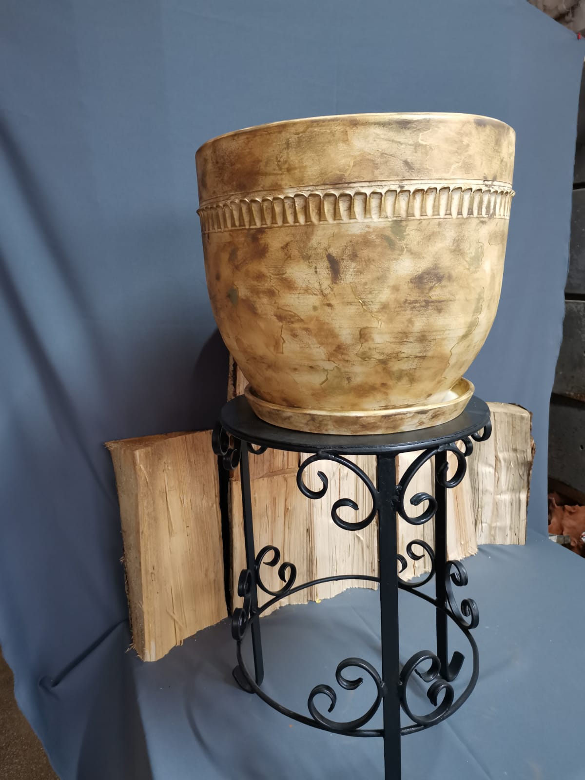 GHIVEGI GARDEN PICTAT